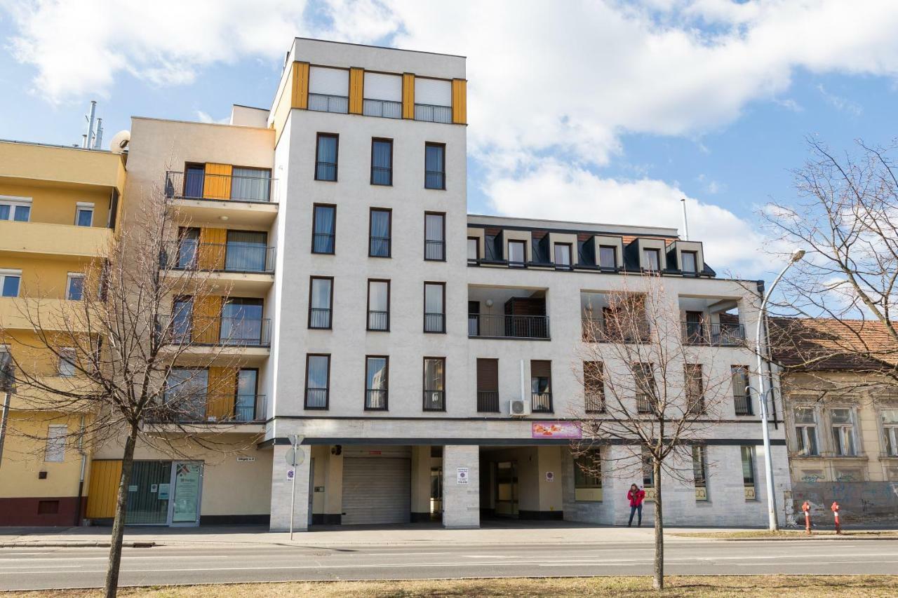 Mse Apartman Miskolc Exterior foto